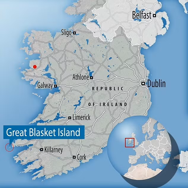 Daily Mail đưa tin, đảo Great Blasket ở Ireland không có cư dân thường trú, không có điện, ô tô,...Ảnh: DM.