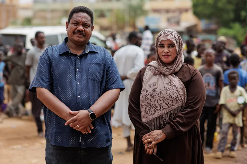 Mustapha Ezaldeen và Somaya Abdalwahab đã thành lập Bếp chia sẻ bữa ăn thứ sáu tại Omdurman. Ảnh: NPR.