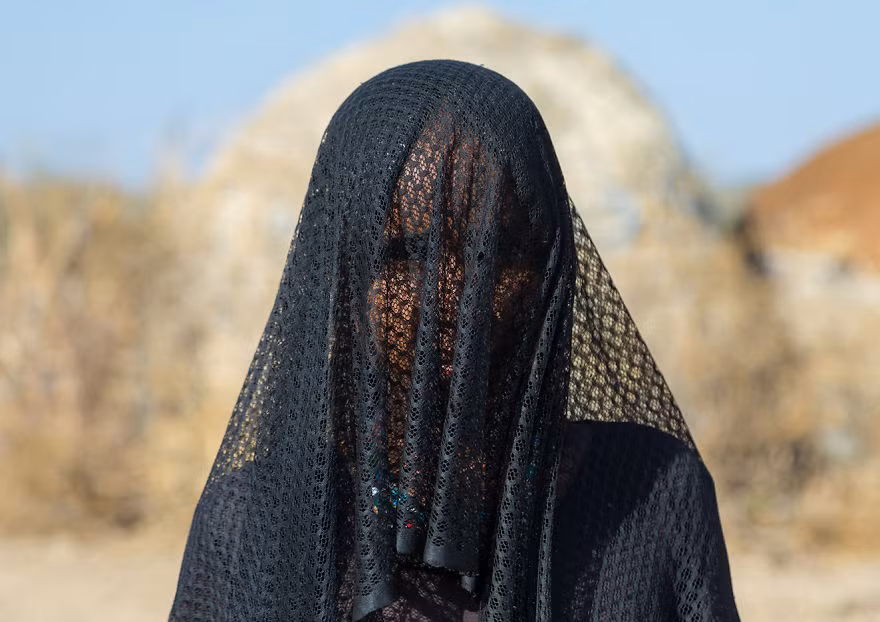 Nhiều trẻ em đến trường muộn trong tình trạng mệt mỏi vào buổi sáng sau khi đi tìm nước.