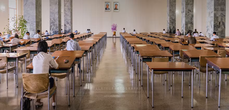 Một phòng học trong Đại học đường Nhân dân.