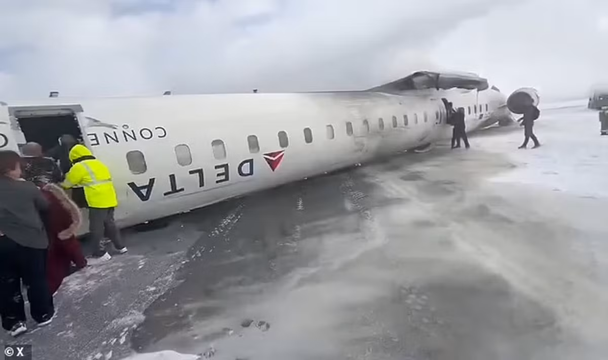 Am anh hien truong vu hai may bay va cham tren khong-Hinh-8