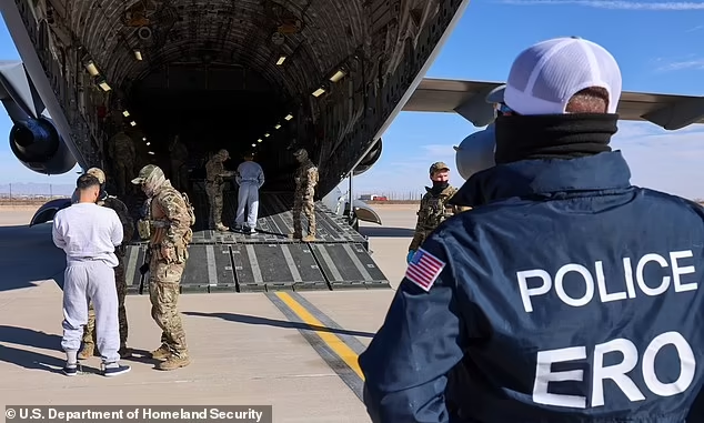 Kinh hai nha tu giam giu toi pham khet tieng cua My o Cuba-Hinh-2