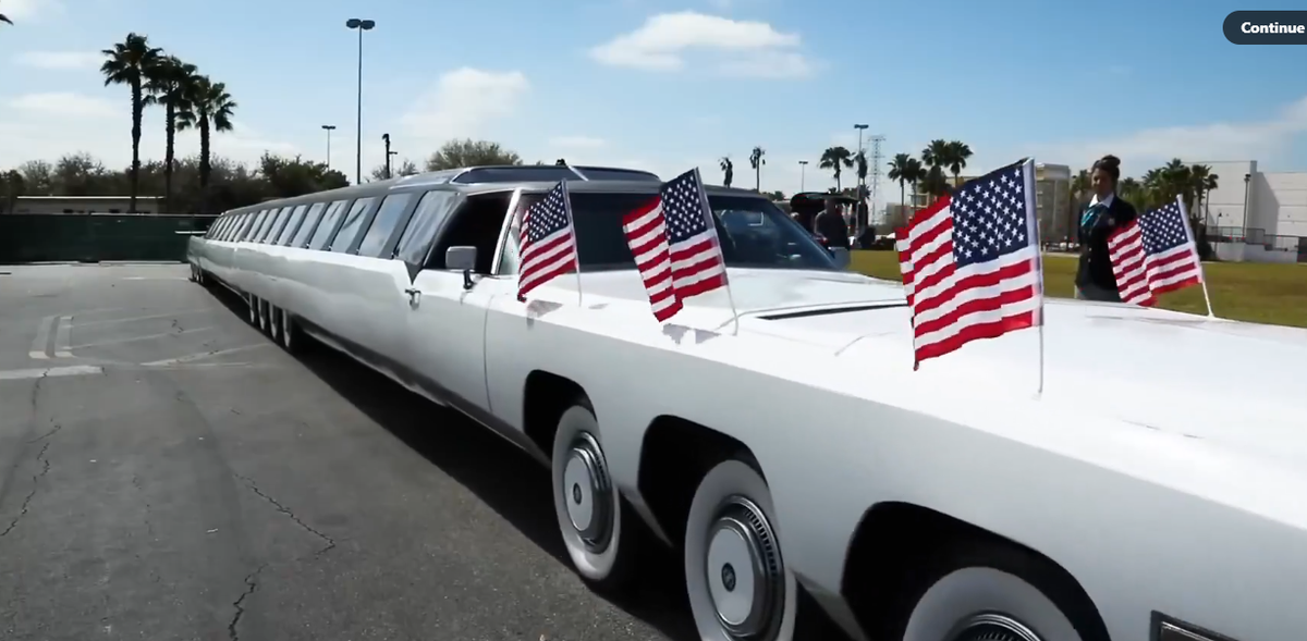 Mặc dù chiếc xe dài nhất thế giới về mặt kỹ thuật vẫn hoạt động được, nhưng bạn chỉ có thể lái nó trên đường thẳng.