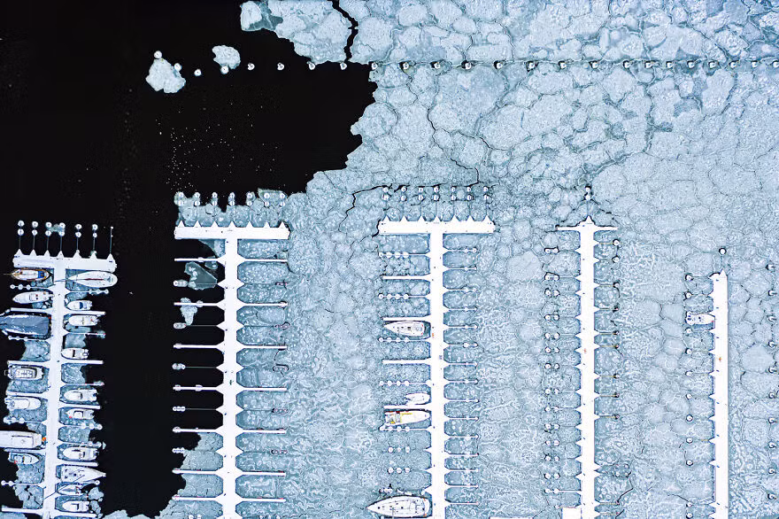 Bến du thuyền ở Gdynia vào mùa đông.