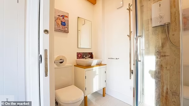 Khu nhà tắm, vệ sinh của ngôi nhà.