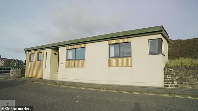 Năm 2016, cặp đôi đã nhận được sự chấp thuận quy hoạch từ hội đồng địa phương với kế hoạch xây dựng dự kiến bắt đầu vào năm 2017.