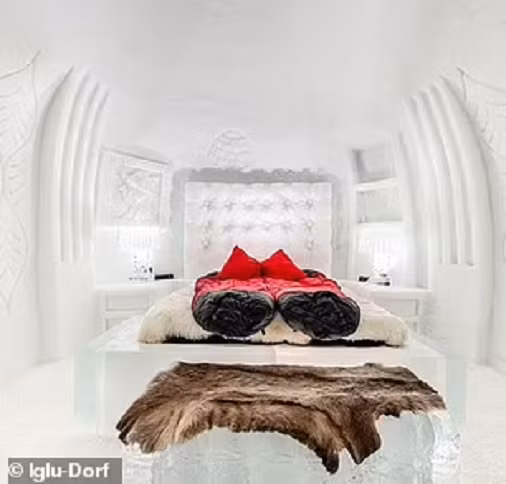 Các igloo này đều được kết nối với nhau bằng hệ thống hành lang và cấu trúc này chắc chắn đến mức bạn có thể lái xe ủi tuyết qua chúng mà không gặp vấn đề gì.