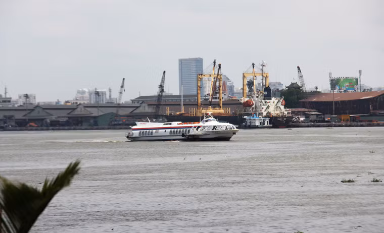 Bến tàu cao tốc cánh ngầm và tàu nhà hàng đã được di dời dời về số 5 Nguyễn Tất Thành, quận 4.