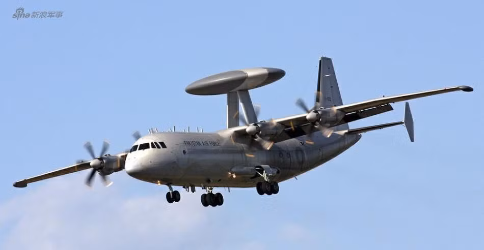 Radar trang bị trên chiếc ZDK-03 là loại rada 8F600, do Viện Nghiên cứu điện tử Nam Kinh phát triển; radar 8F600 được đặt trong mái vòm, lắp trên lưng máy bay, có độ phủ 360°; tầm phát hiện mục tiêu ở khoảng cách 450 km và lên tới 350 km trong điều kiện bị áp chế điện tử mạnh.