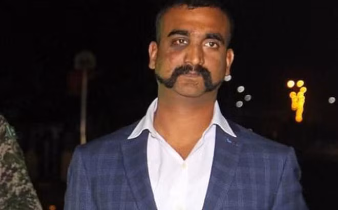 Trong cuộc không chiến trên, một chiếc MiG-21 của Không quân Ấn Độ bị Không quân Pakistan bắn rơi, phi công nhảy dù trên lãnh thổ Pakistan và bị bắt sống, sau đó được phía Pakistan trao trả cho Ấn Độ.