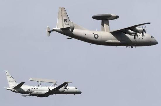 Ngoài 4 chiếc AWACS ZDK-03 mua từ Trung Quốc, Không quân Pakistan còn 4 chiếc AWACS loại Saab-2000 Erieye mua từ Thụy Điển. Nhiệm vụ thám sát trên không ở khu vực Thủ đô của Pakistan và phía đông giáp Ấn Độ do 4 chiếc AWACS ZDK-03 đảm nhiệm, trong khi 4 chiếc AWACS Saab-2000 giám sát đồng bằng ven biển phía tây.