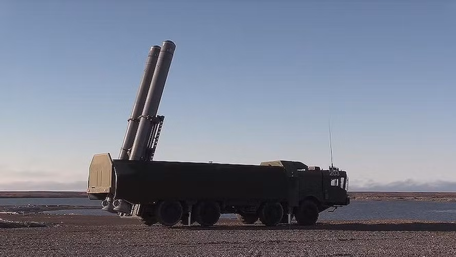 Trọng lượng đầu đạn 250kg, đủ sức tiêu diệt các mục tiêu mặt nước có lượng giãn nước tới 10.000 tấn.