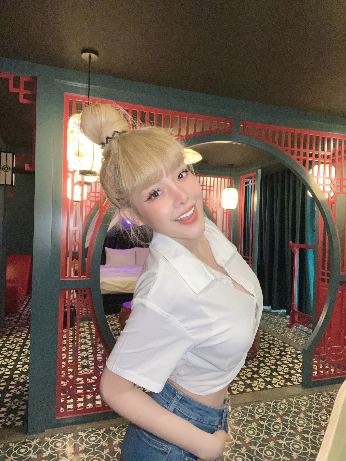 Dù nhận nhiều bình luận trái chiều nhưng nữ DJ vẫn mặc kệ dư luận hay thậm chí lên tiếng đáp trả cực gắt.