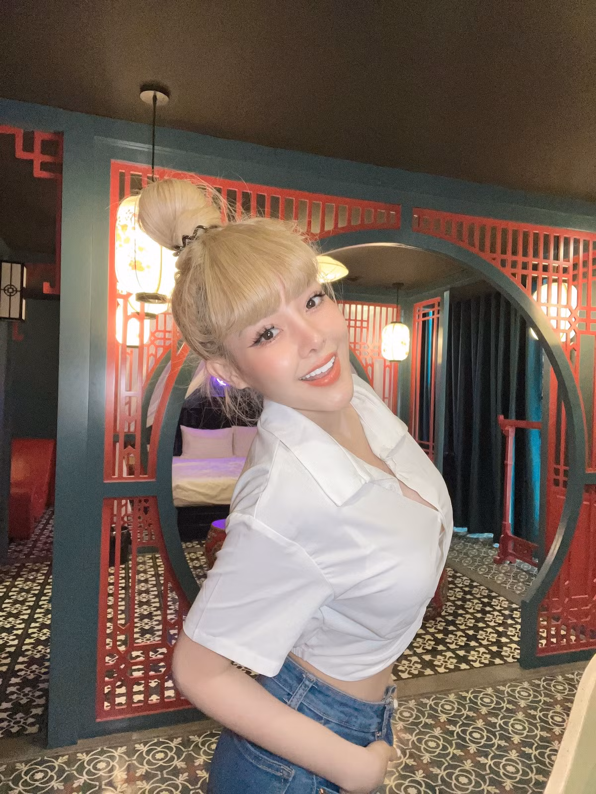 Dù nhận nhiều bình luận trái chiều nhưng nữ DJ vẫn mặc kệ dư luận hay thậm chí lên tiếng đáp trả cực gắt.