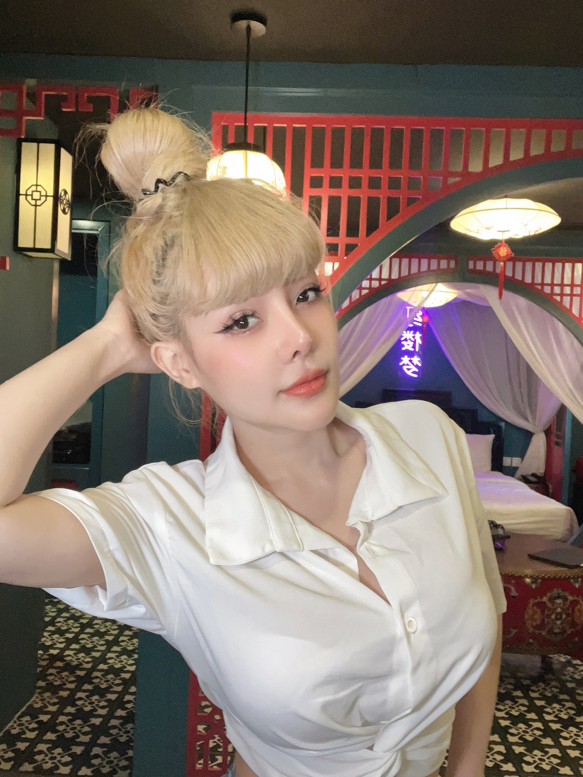 Cô cho biết, dù tham công tiếc việc nhưng những năm qua, cô lại đặt vấn đề sức khỏe và gia đình lên hàng đầu. Suy nghĩ của cô cũng thay đổi nhiều hơn trước. Ảnh: FBNV