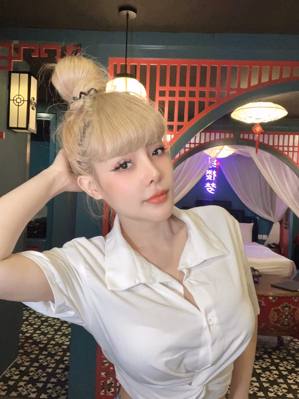 Cô cho biết, dù tham công tiếc việc nhưng những năm qua, cô lại đặt vấn đề sức khỏe và gia đình lên hàng đầu. Suy nghĩ của cô cũng thay đổi nhiều hơn trước. Ảnh: FBNV