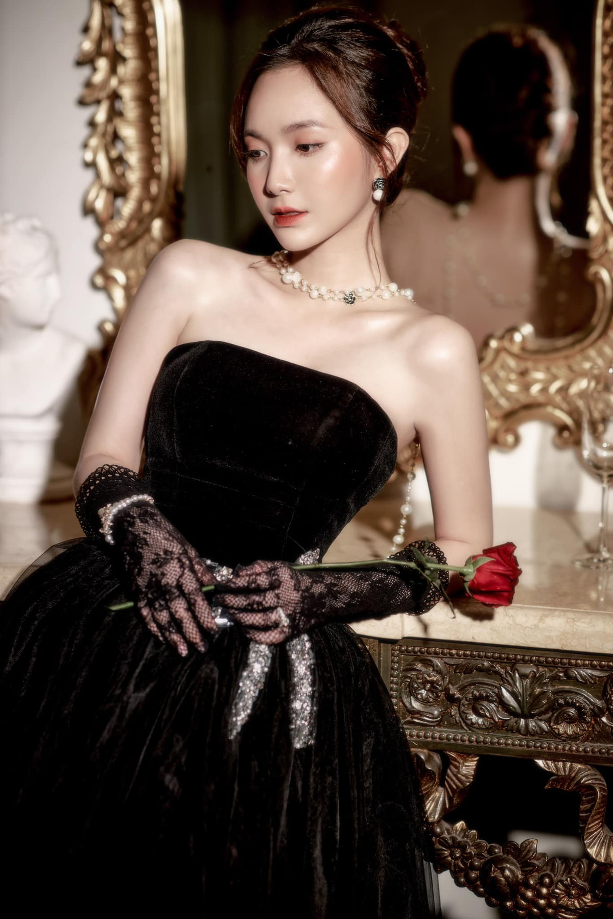 Nếu như ngày đầu bước chân vào showbiz, Jang Mi có phong cách thời trang nữ tính, nhẹ nhàng, ngây thơ thì giờ đây đã có sự thay đổi.