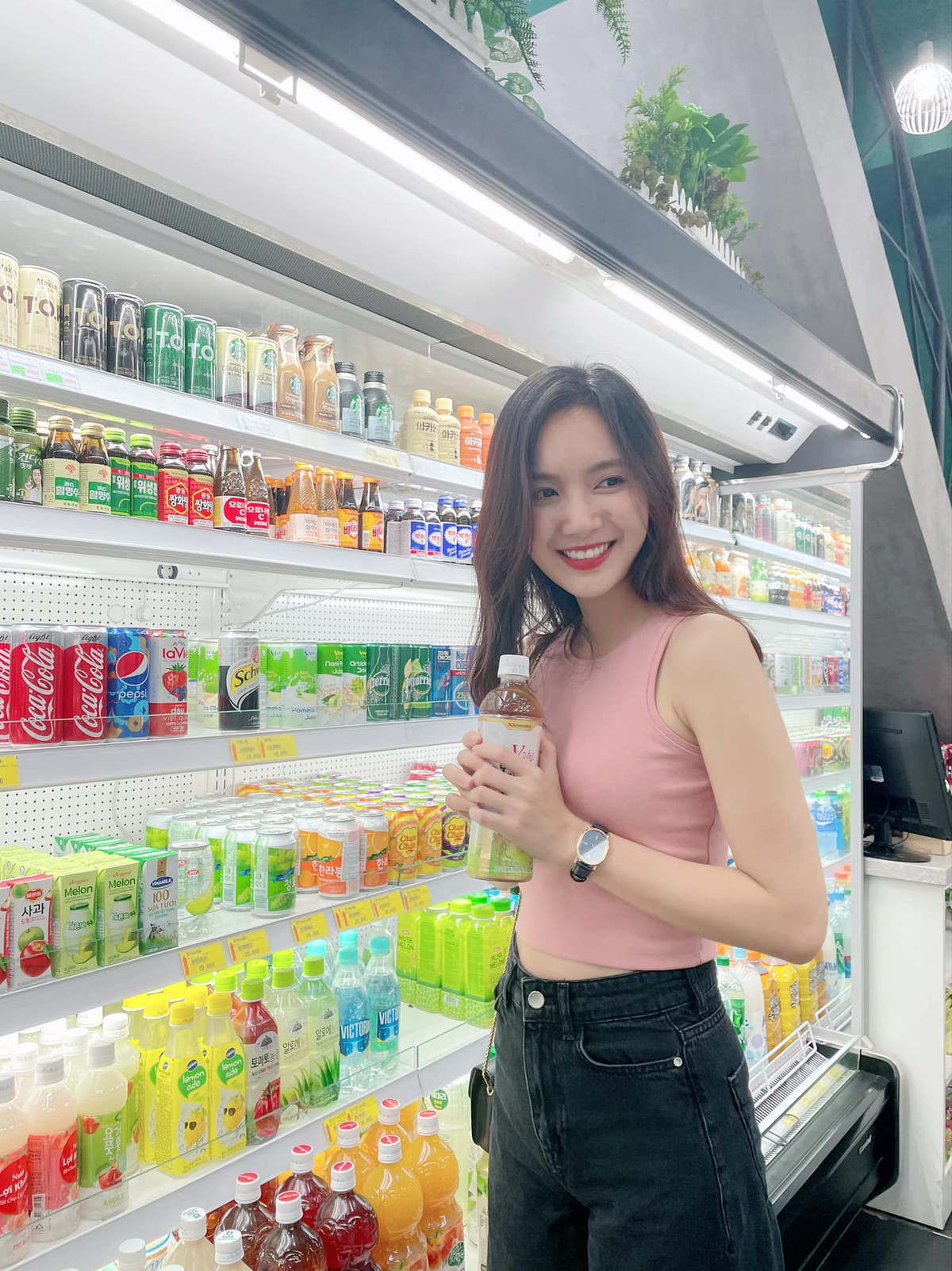 Cả hai không ít lần khoe khoảnh khắc hạnh phúc nhưng lại không quá ồn ào, chỉ bình yên bên nhau.