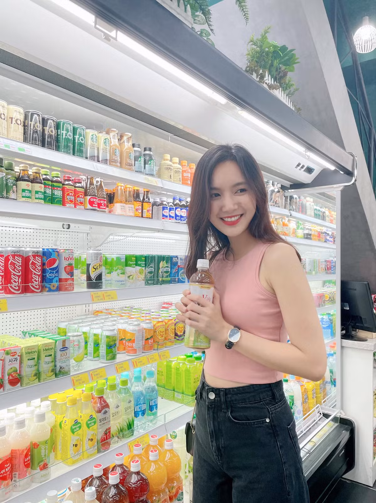 Cả hai không ít lần khoe khoảnh khắc hạnh phúc nhưng lại không quá ồn ào, chỉ bình yên bên nhau.