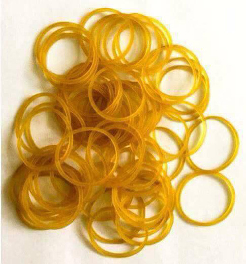 Sắm được nhiều nhẫn vàng xịn sò như này thì ai chơi lại nữa.