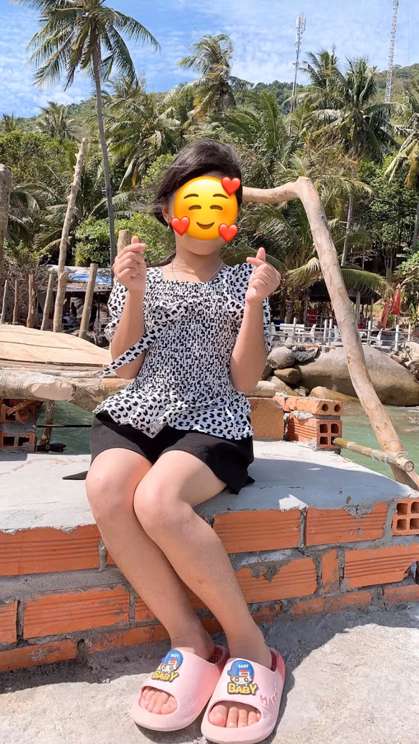 Theo đó, cô đã có khoảng thời gian thư giãn cùng mẹ, chị gái và 2 người con của mình.