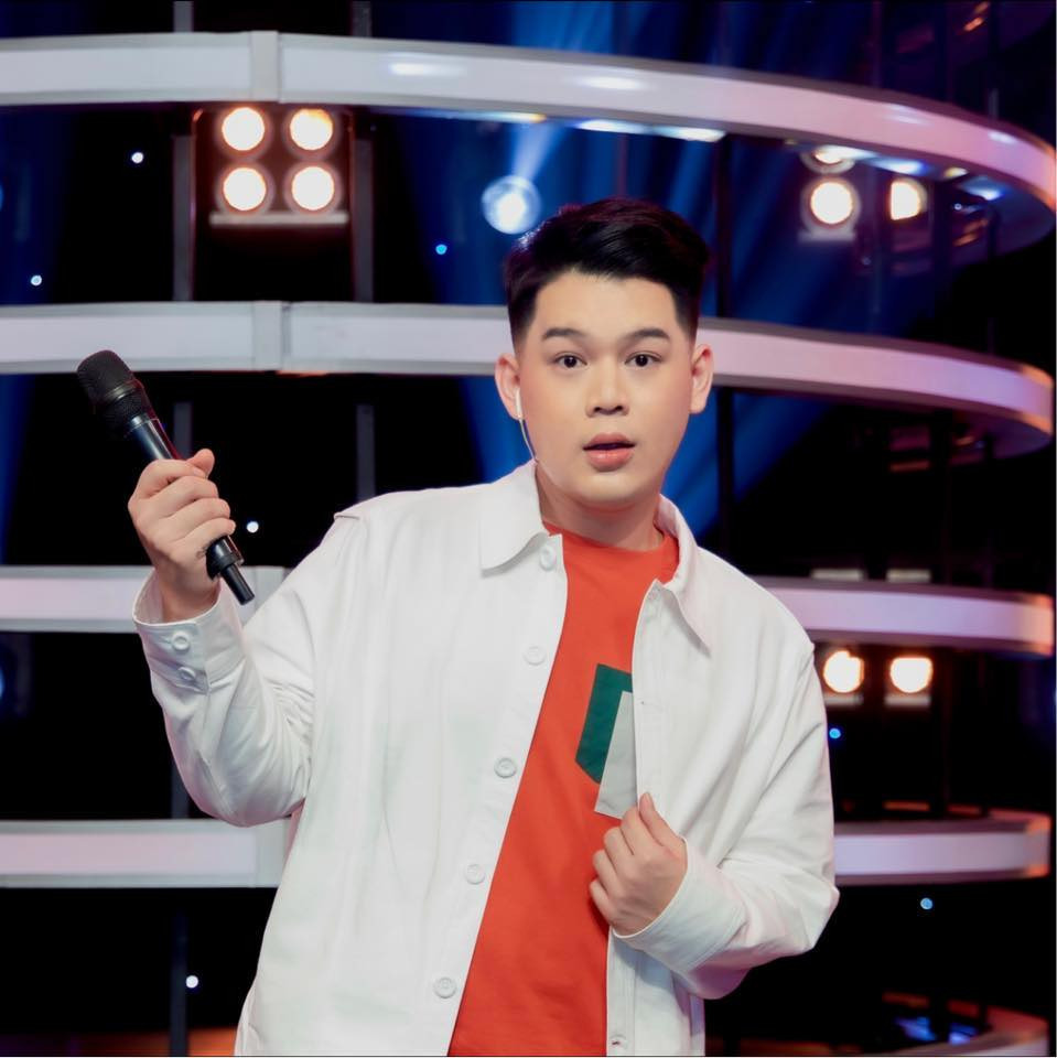 Nhắc đến TikToker này người ta hình dung ngay đến lối nói chuyện xéo xắt, thẳng thắn, đôi lúc hơi gây tranh cãi của anh chàng.