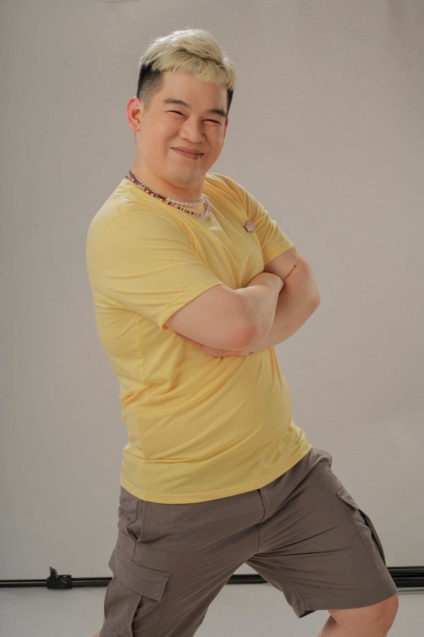 Cách đây không lâu Long Chun từng bộc bạch về mức thu nhập của mình trên MXH. Theo đó anh kiếm ít cũng được vài trăm triệu, có những tháng cao điểm nhiều công việc mức thu nhập có thể lên đến 1 tỷ đồng. Ảnh: Tổng hợp