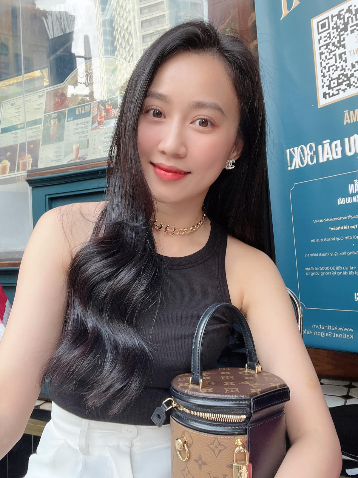 Sau khi chia tay cầu thủ Tiến Linh, Huỳnh Hồng Loan tiết lộ cả hai vẫn duy trì mối quan hệ bạn bè.