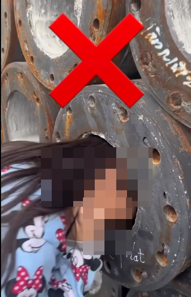 Nhiều người cho rằng việc làm nội dung câu view bẩn một sự việc đau lòng như vậy là điều không thể chấp nhận được, chưa kể hành động xúi trẻ em chui đầu vào trong trụ bê tông như vậy sẽ rất nguy hiểm.