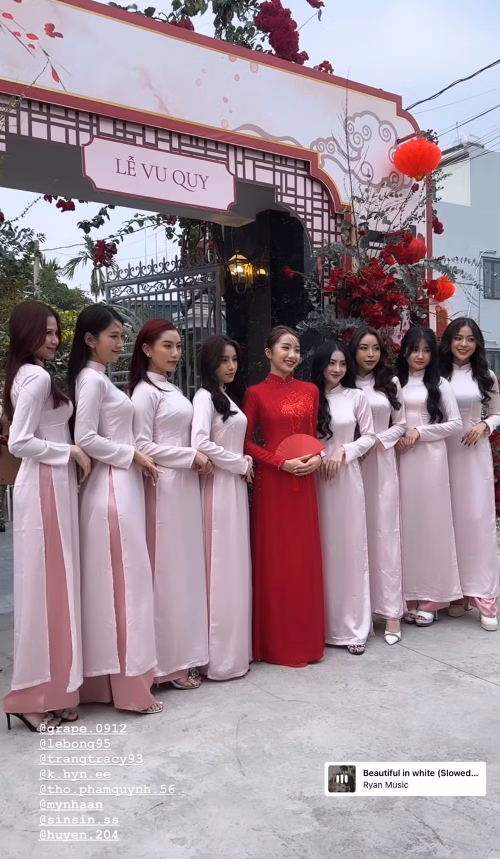 Đám cưới của TikToker Lê Thị Khánh Huyền (Huyền 2k4) và Anh Duy (Bụt) đang là đề tài thu hút sự chú ý của đông đảo cộng đồng mạng.