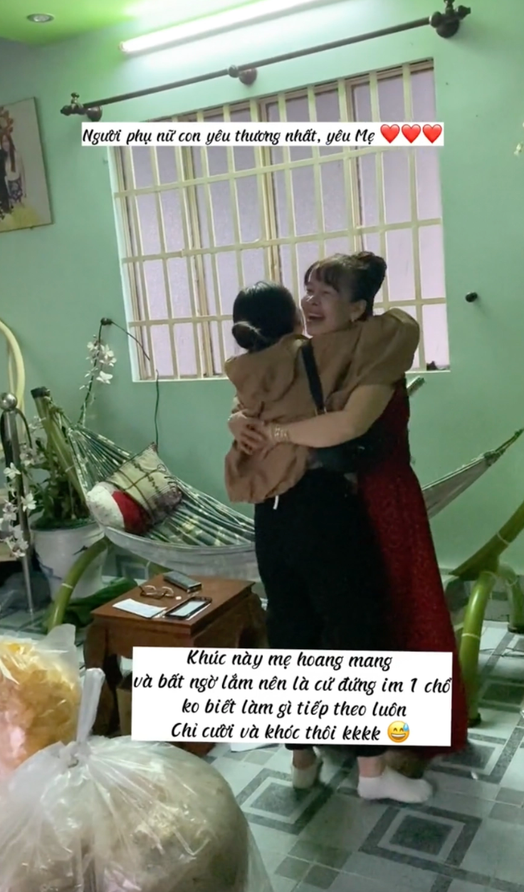 Đặc biệt, những lần con về nhà bất ngờ, không báo trước cho bố mẹ lại còn đem đến nhiều cảm xúc hơn. Ảnh: Tổng hợp