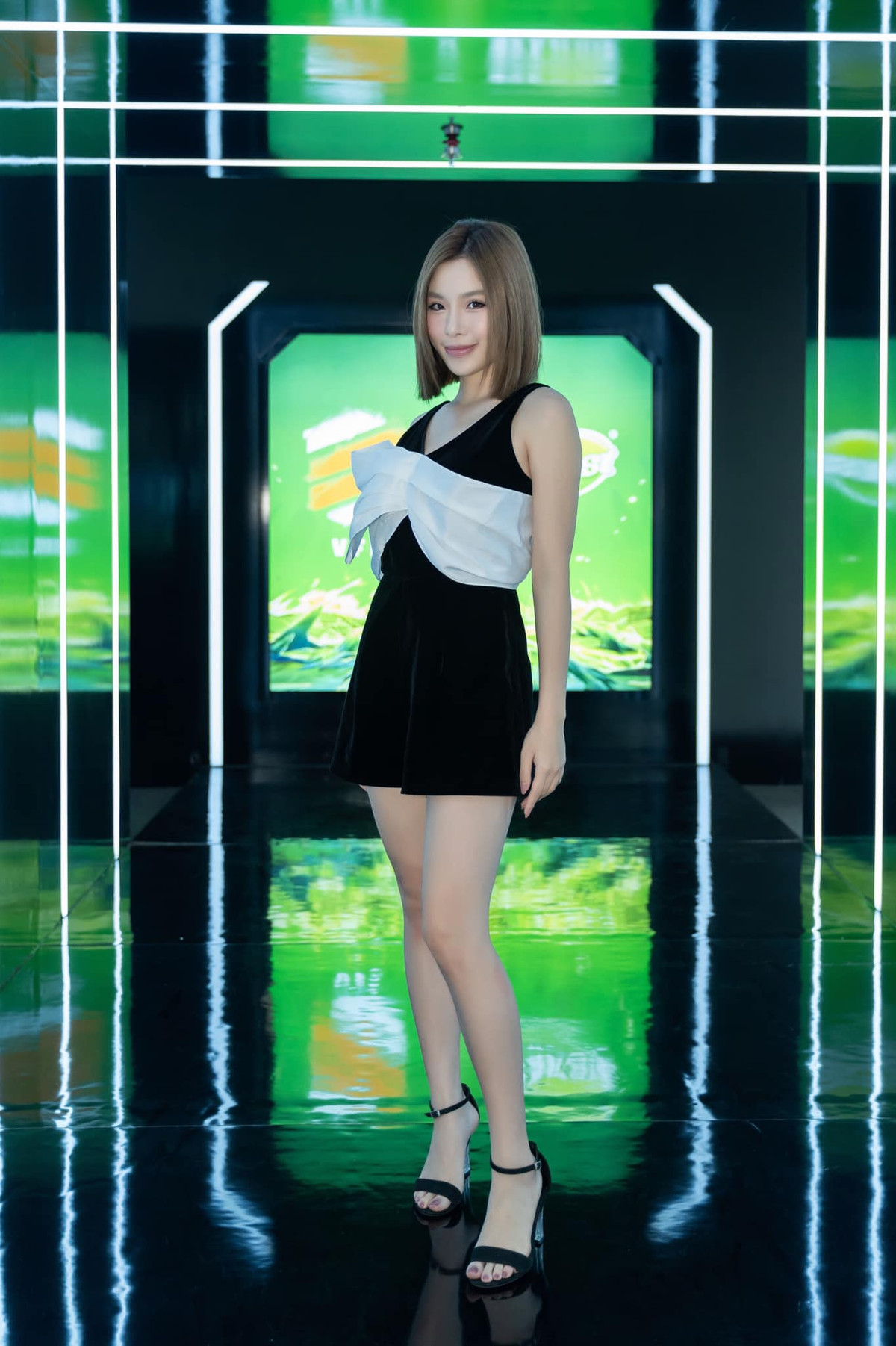 Bóng hồng làng eSports từng đạt thứ hạng cao trong cuộc thi dành cho người dẫn chương trình truyền hình Én Vàng vào năm 2019.