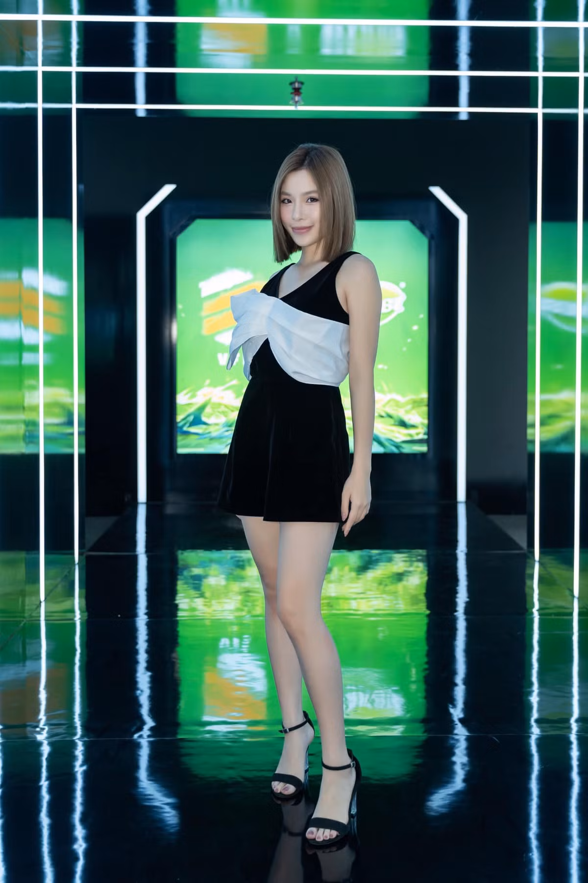 Bóng hồng làng eSports từng đạt thứ hạng cao trong cuộc thi dành cho người dẫn chương trình truyền hình Én Vàng vào năm 2019.