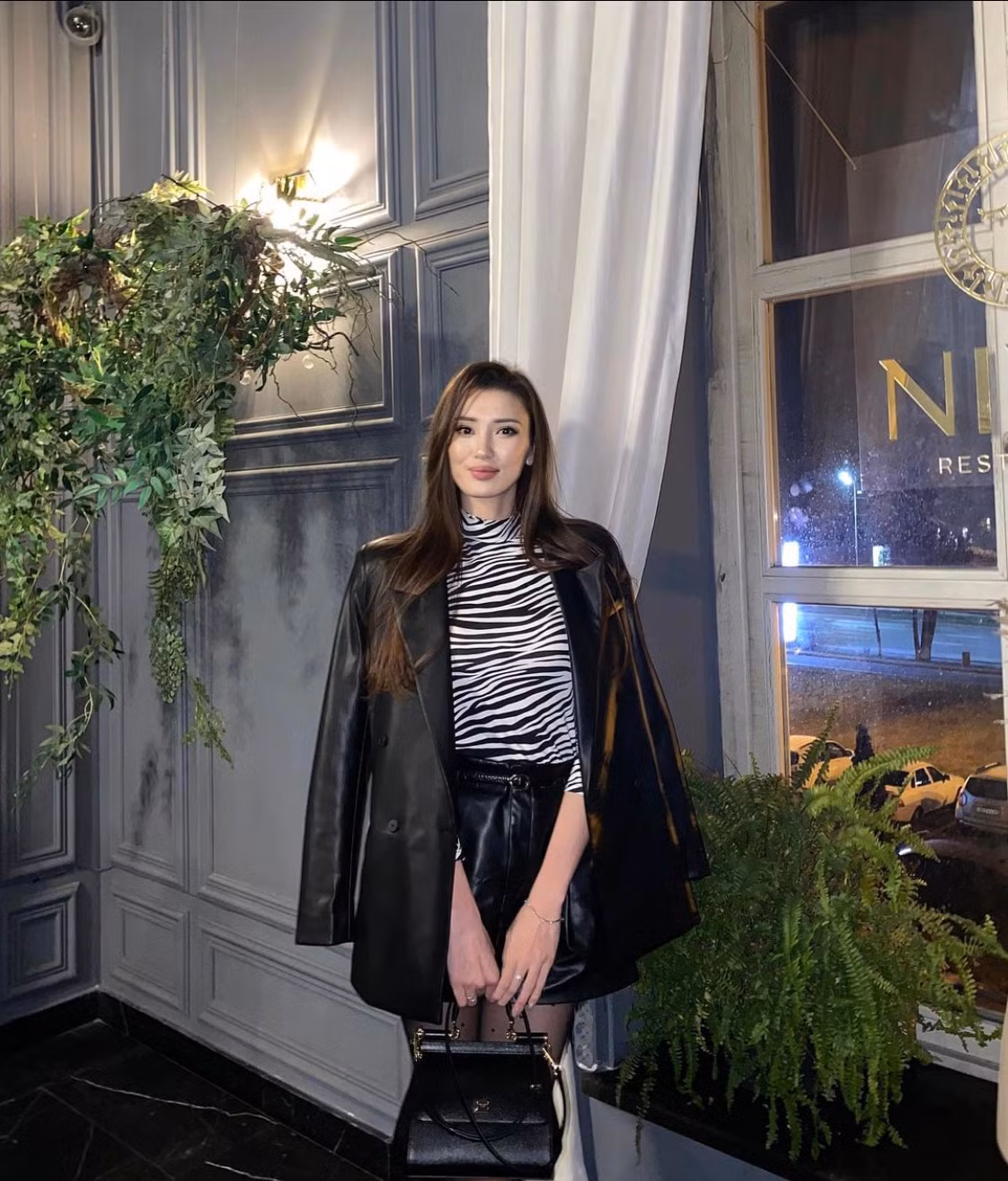 Cô được khen ngợi ngày càng thăng hạng nhan sắc. Ảnh: IGNV