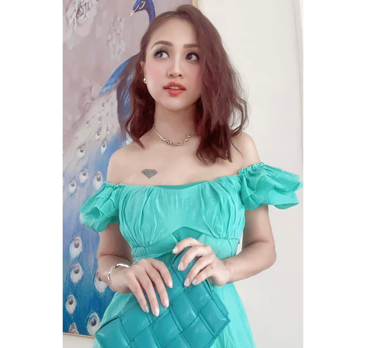 Sau 8 năm ly hôn, Vân Hugo khiến fan bất ngờ khi quyết định đi bước nữa.