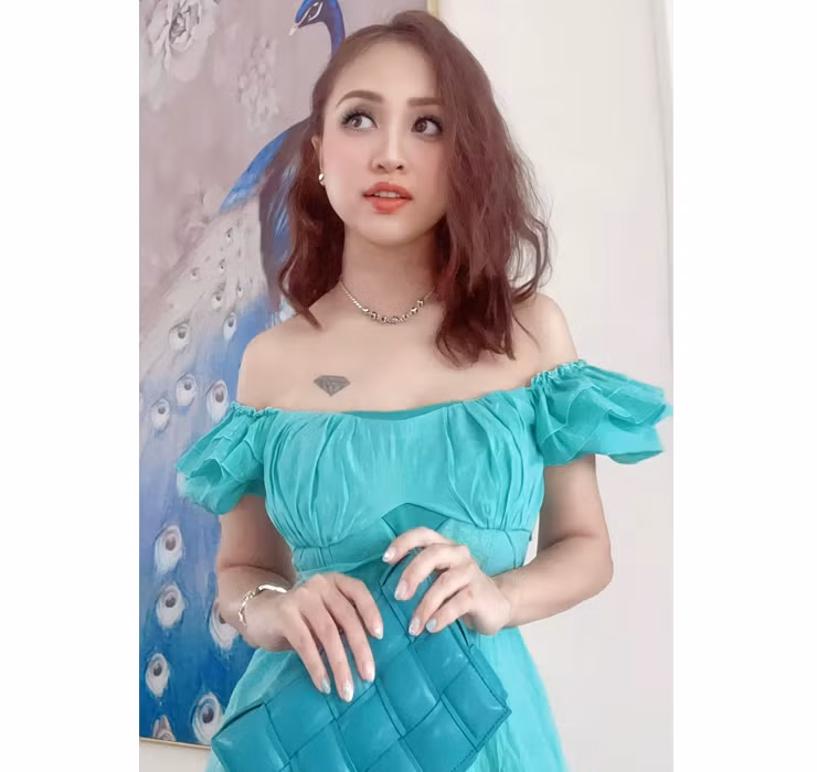 Sau 8 năm ly hôn, Vân Hugo khiến fan bất ngờ khi quyết định đi bước nữa.