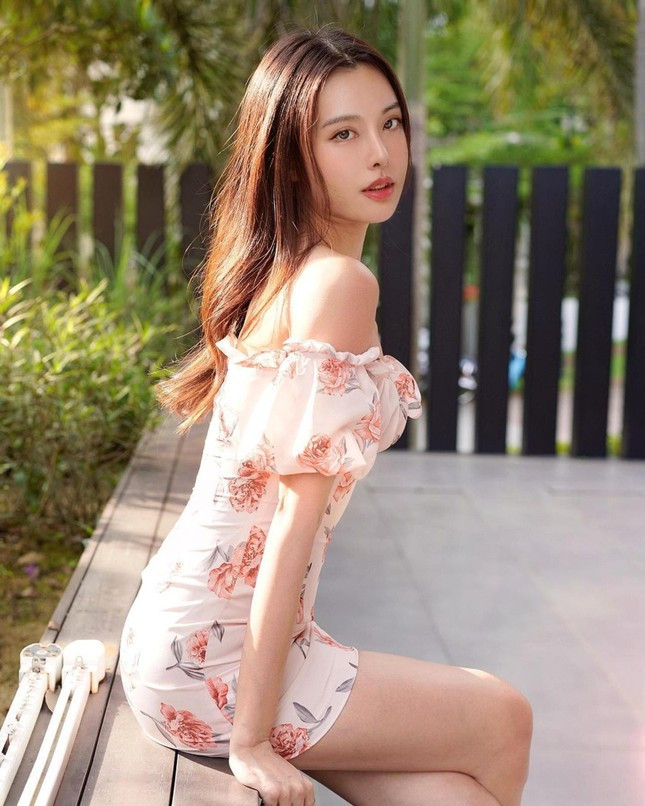 Cô thường được dân mạng gọi bằng những biệt danh như "hot girl số 1 Malaysia" hay "nữ thần piano Malaysia". Ảnh: IGNV