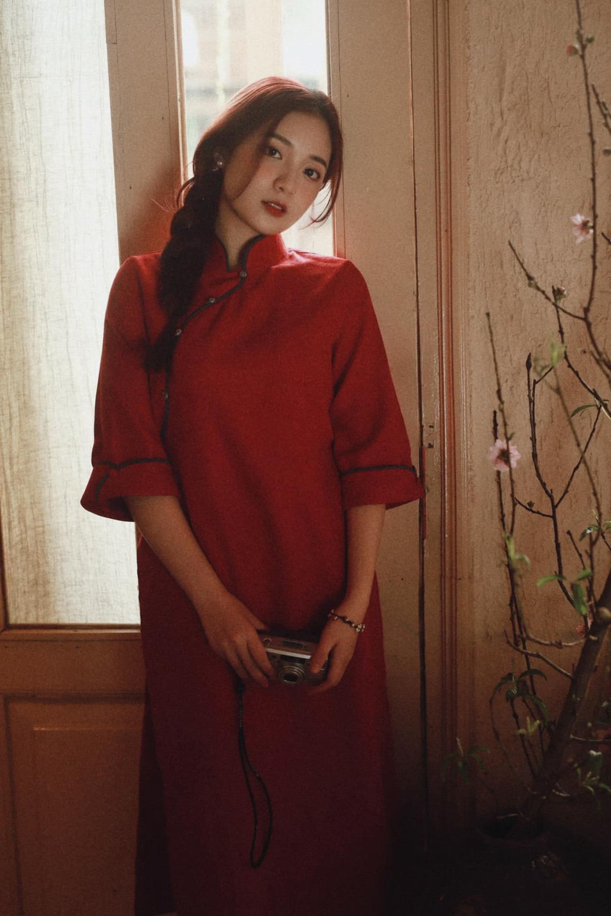 Đặc biệt, nhiều người dành tặng lời khen cho nhan sắc ngày càng mặn mà, thăng hạng của người đẹp.