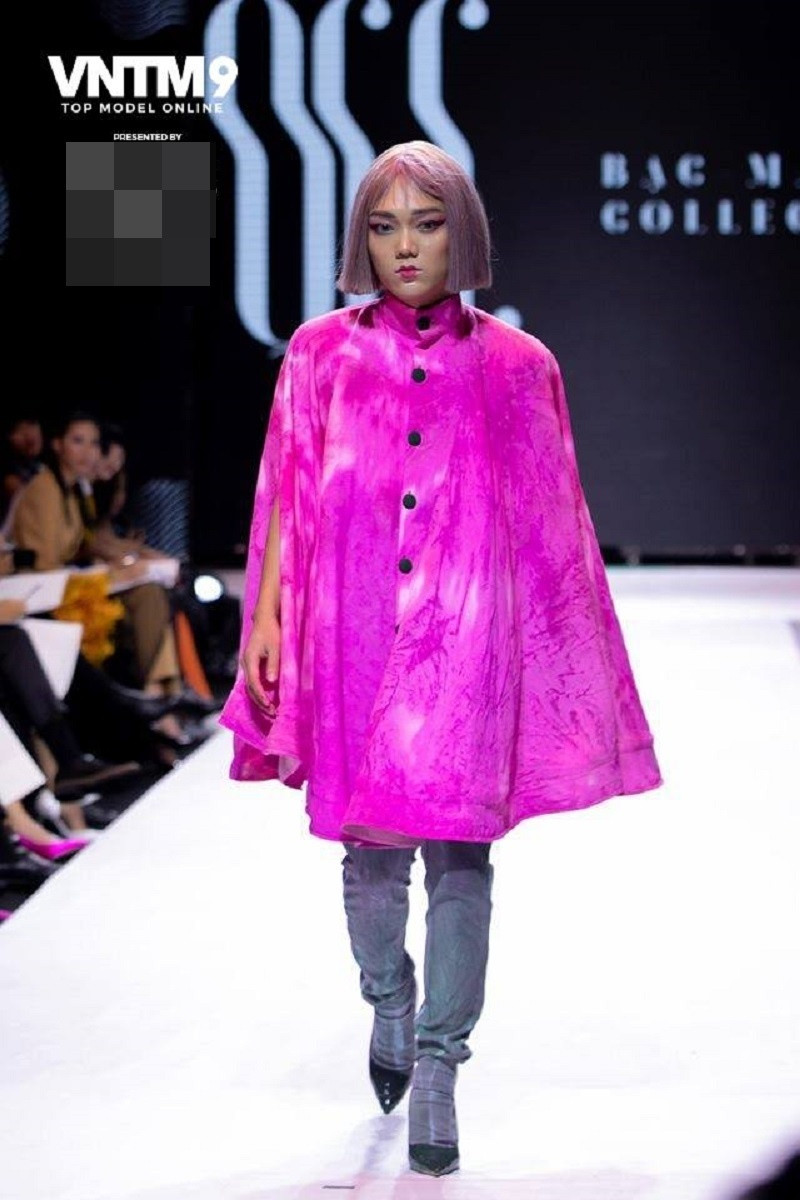 Trước đó, Phạm Thoại từng có cơ hội làm quen với sàn runway khi tham gia casting cho mùa giải Vietnam's Next Top Model 2019. Tuy nhiên, như mọi khi, anh chàng bị nhận xét khá "ô dề" và chưa có thần thái sang trọng của một người mẫu chuyên nghiệp.