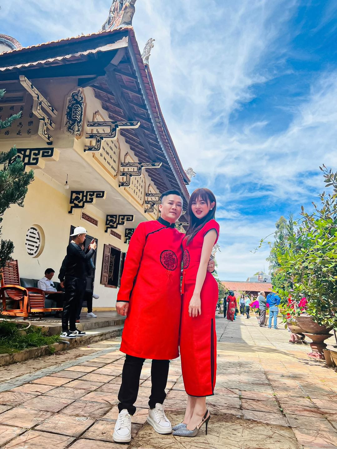 Đây là những hình ảnh đi chùa ngày Mùng Một Tết Nguyên đán Quý Mão của Trang Nemo cùng gia đình.