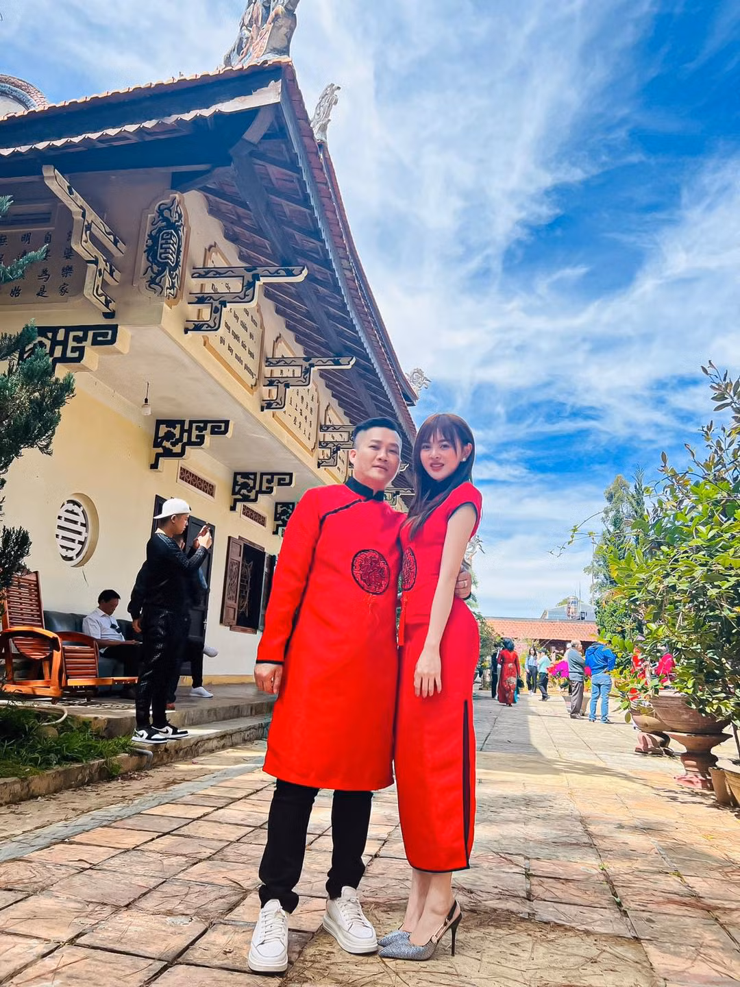 Đây là những hình ảnh đi chùa ngày Mùng Một Tết Nguyên đán Quý Mão của Trang Nemo cùng gia đình.