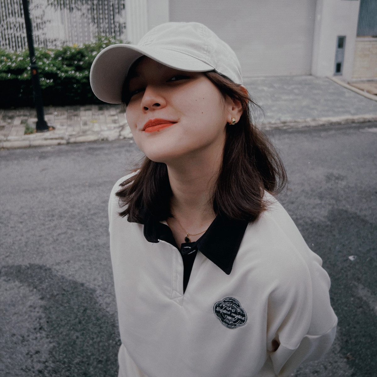 Phía dưới hình ảnh, nhiều người đã để lại bình luận chúc mừng năm mới và dành lời khen ngợi cho nhan sắc của gái xinh.