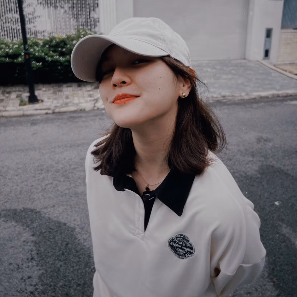 Phía dưới hình ảnh, nhiều người đã để lại bình luận chúc mừng năm mới và dành lời khen ngợi cho nhan sắc của gái xinh.