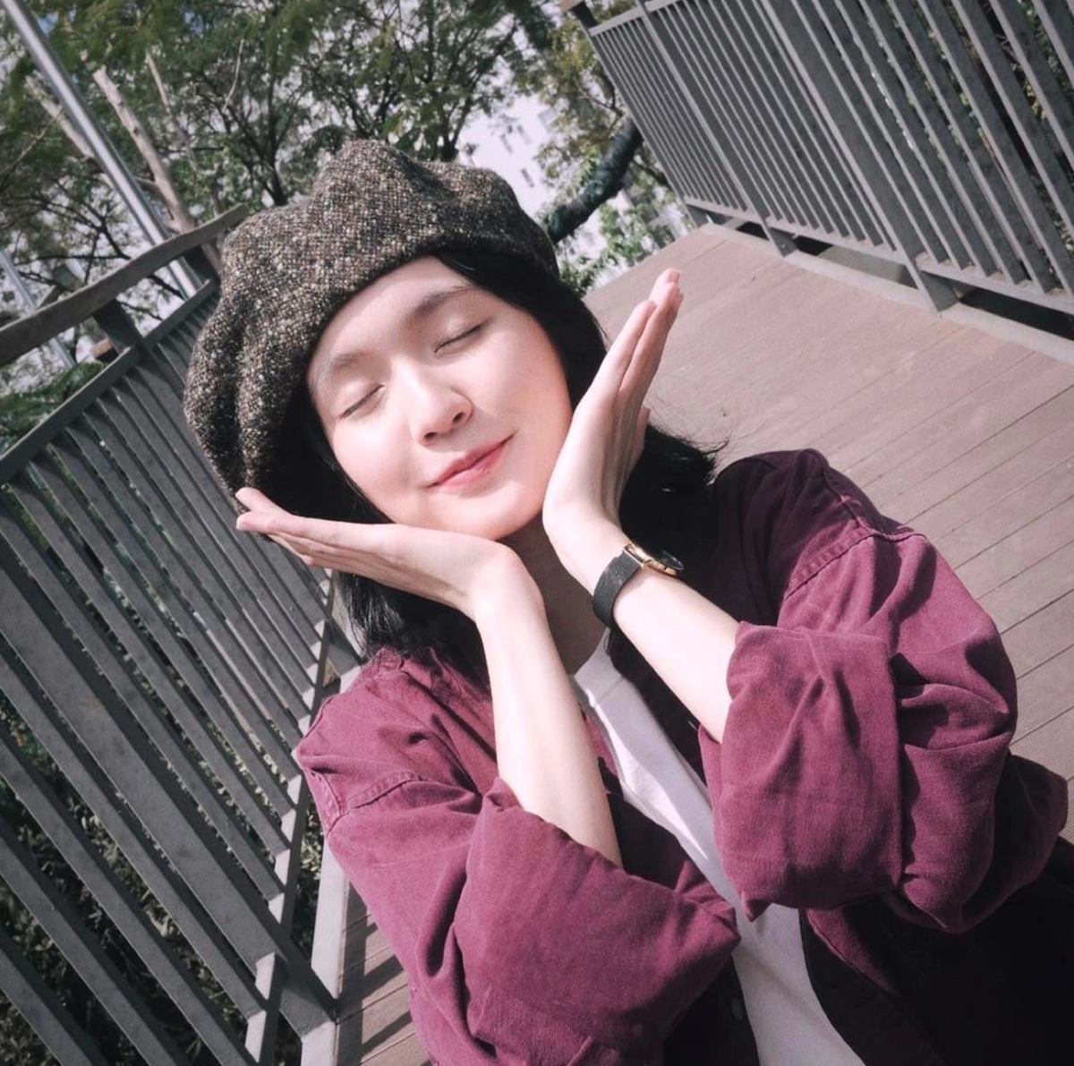 Hải Tú là nàng hot girl có tiếng tại mảnh đất Sài thành, với vẻ đẹp trong trẻo và ngọt ngào, cô được mọi người ưu ái gọi là "nàng thơ".