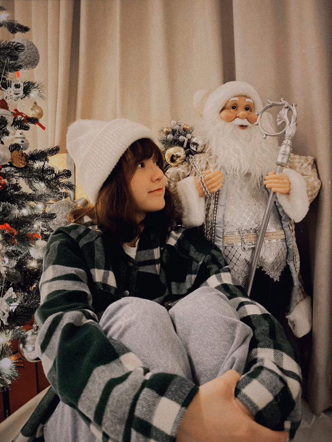 Bản thân cô nàng gần đây cũng đều đặn cập nhật hình ảnh, chia sẻ về cuộc sống của mình trên trang cá nhân, nhất là trong những dịp lễ Tết.