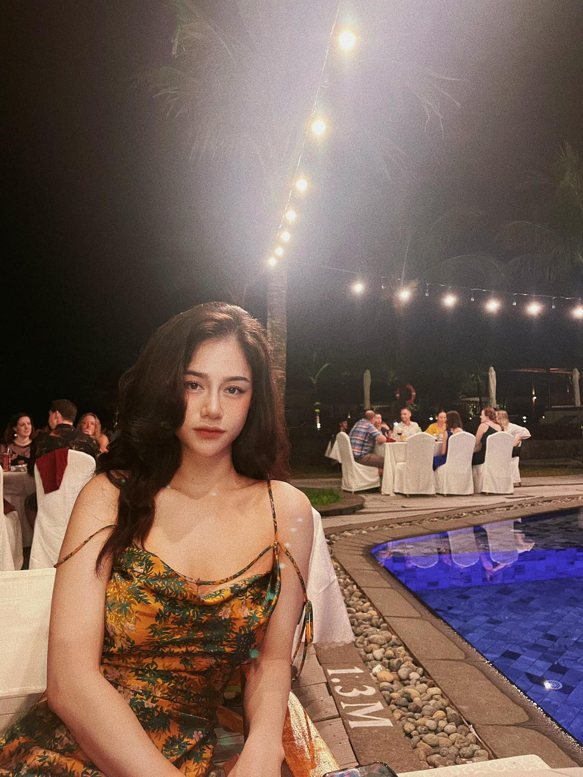 Vốn là chân dài có thân hình cân đối, săn chắc nên gái xinh Trần Ngọc Bích dễ dàng ghi điểm với nhiều phong cách khác nhau.