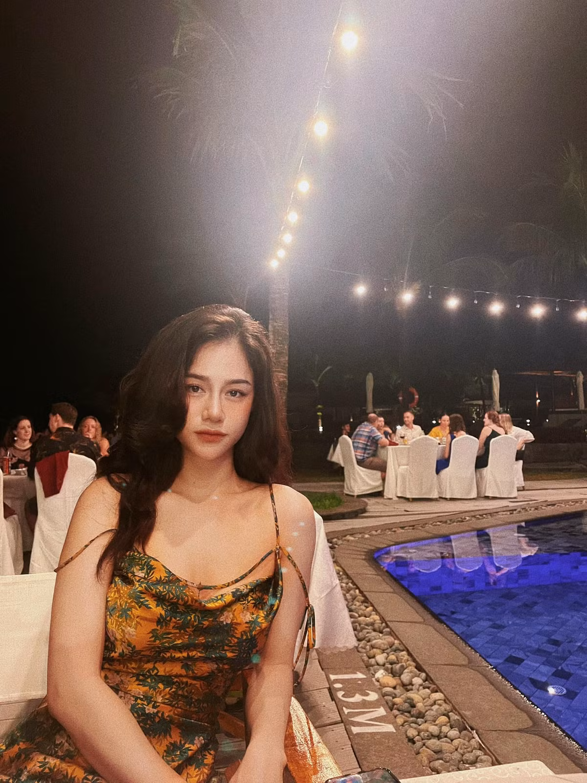 Vốn là chân dài có thân hình cân đối, săn chắc nên gái xinh Trần Ngọc Bích dễ dàng ghi điểm với nhiều phong cách khác nhau.