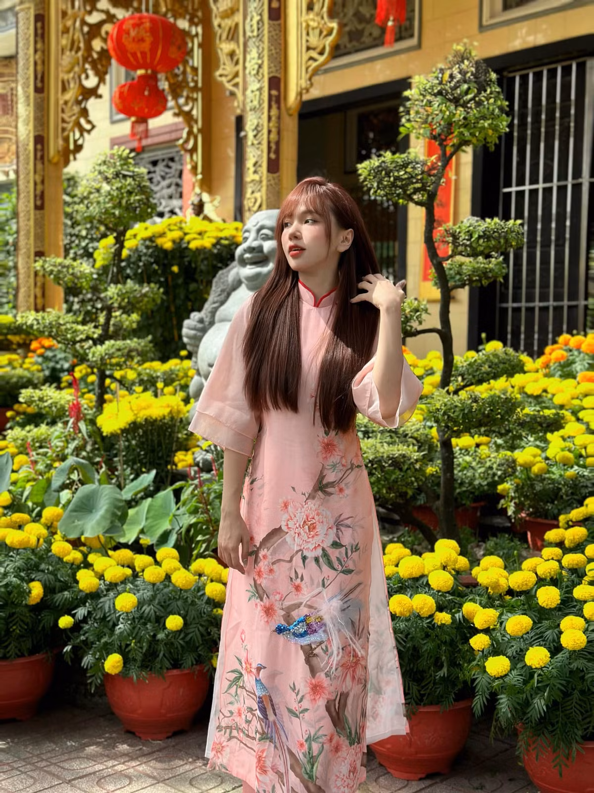 Trước khi được nhiều người biết đến là bạn gái Hoàng Đức, Gia Hân đã là một hot girl có hàng trăm nghìn người theo dõi trên mạng xã hội.