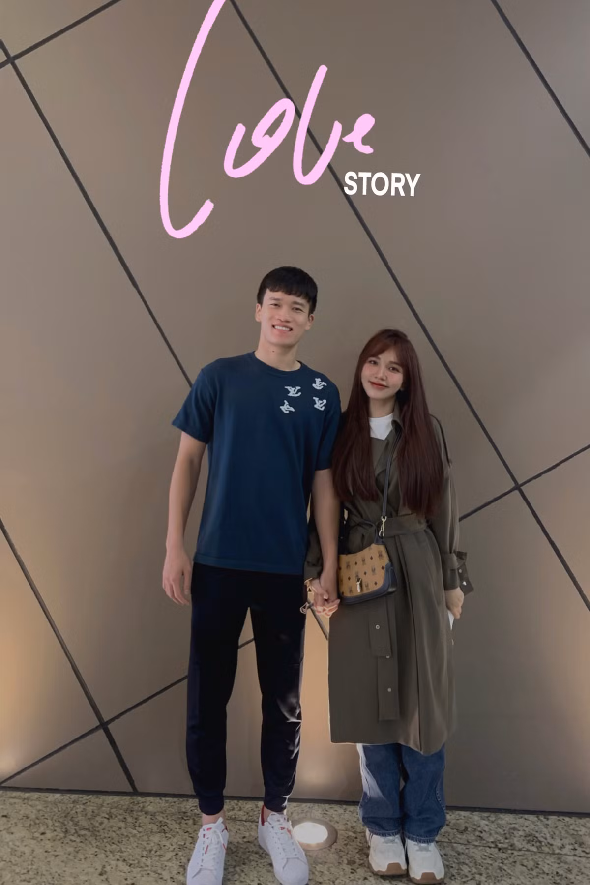 Được biết, Gia Hân hơn Hoàng Đức 1 tuổi, sinh năm 1997 đến từ Đồng Nai.