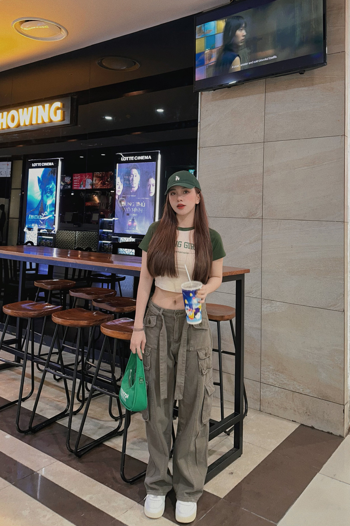 Gia Hân là một trong những nàng WAGs có phong cách và ngoại hình gợi cảm nhất bởi số đo 3 vòng nóng bỏng.